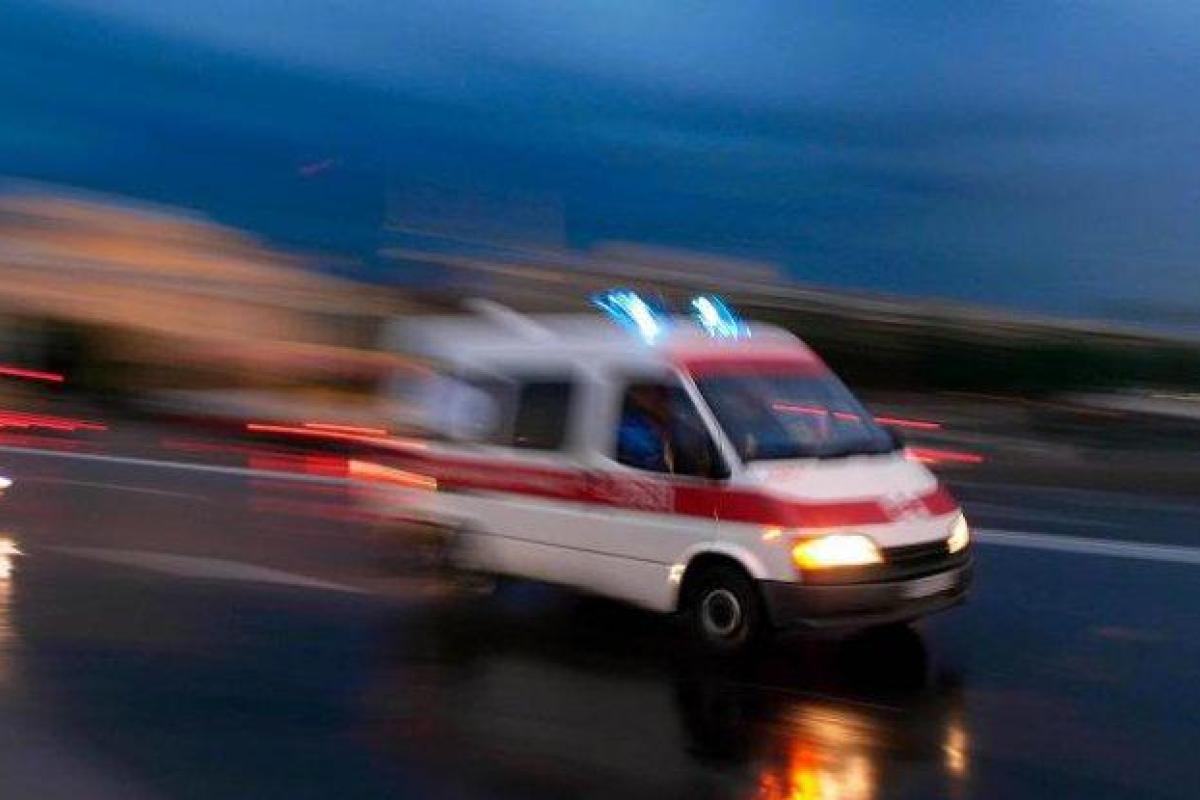 В США грузовик врезался в толпу людей, есть жертвы В США грузовик врезался в толпу людей, есть жертвы