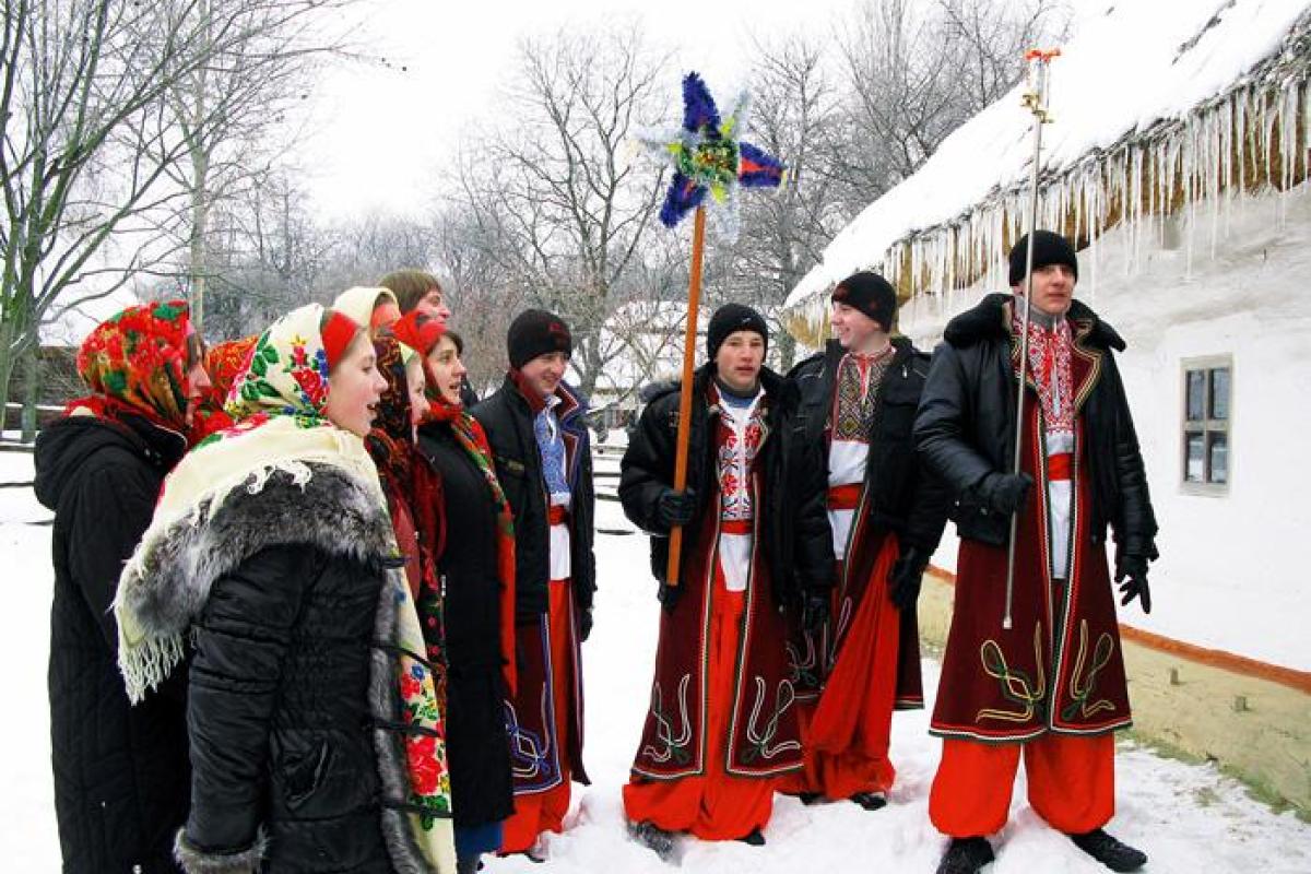 104-летняя украинка спела колядку для жителей Украины 104-летняя украинка спела колядку для жителей Украины