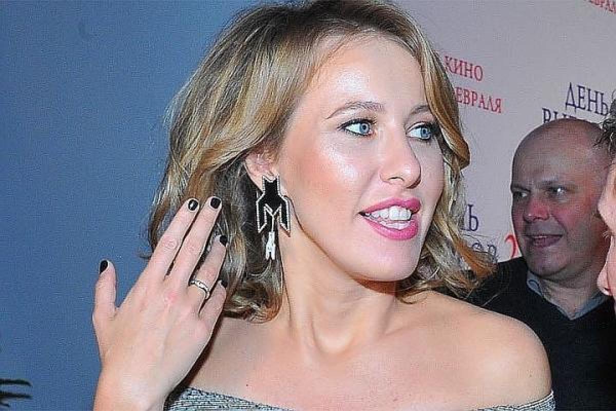 Телеведущая Ксения Собчак показала фото в необычном наряде