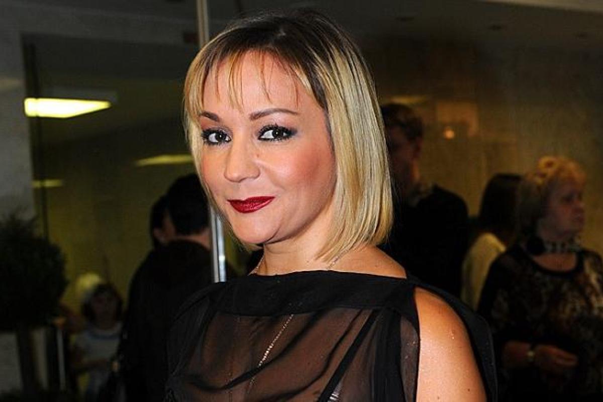 Певица Татьяна Буланова покорила публику шикарным нарядом Певица Татьяна Буланова покорила публику шикарным нарядом