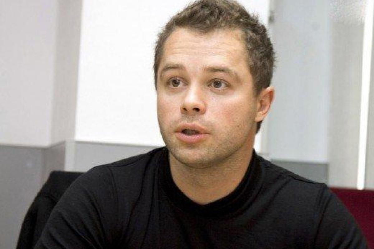 Актер Виталий Гогунский сделал предложение своей возлюбленной: свадьба состоится весной