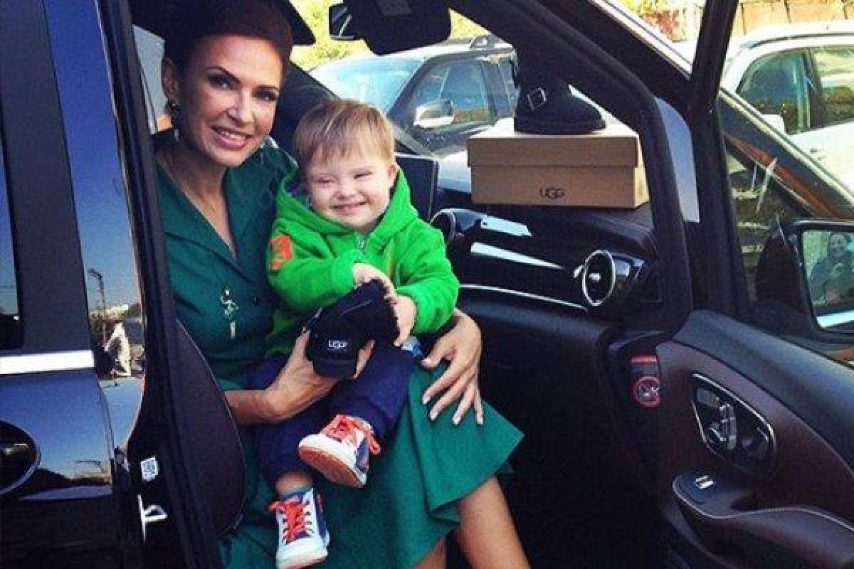 Эвелина Бледанс выложила в сеть новое фото с сыном