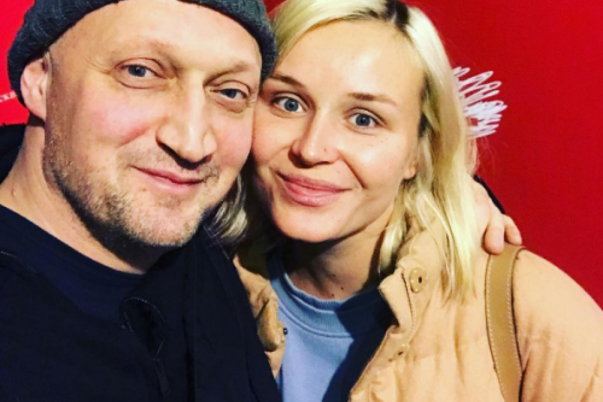 Полина Гагарина без косметики похожа на Гошу Куценко Полина Гагарина без косметики похожа на Гошу Куценко