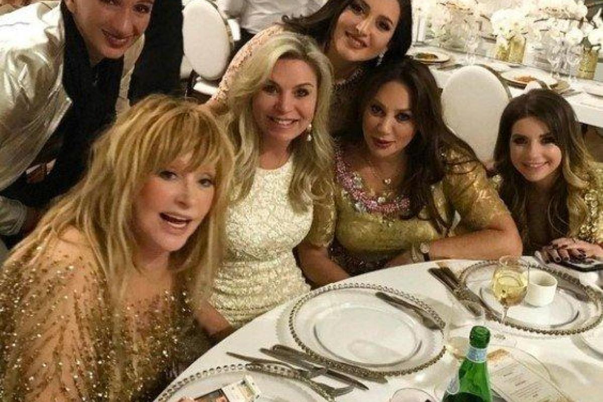 Сеть взорвало фото курящей Аллы Пугачевой Сеть взорвало фото курящей Аллы Пугачевой