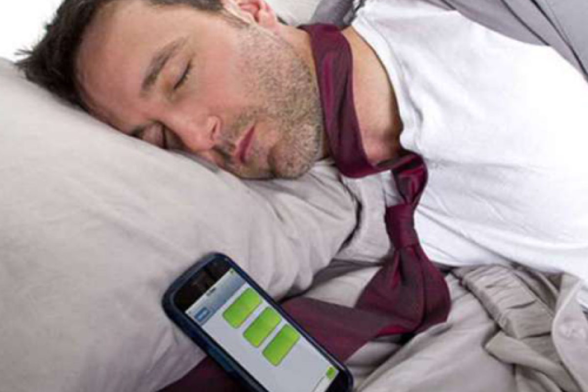 Ученые советуют держать мобильный телефон подальше от кровати
