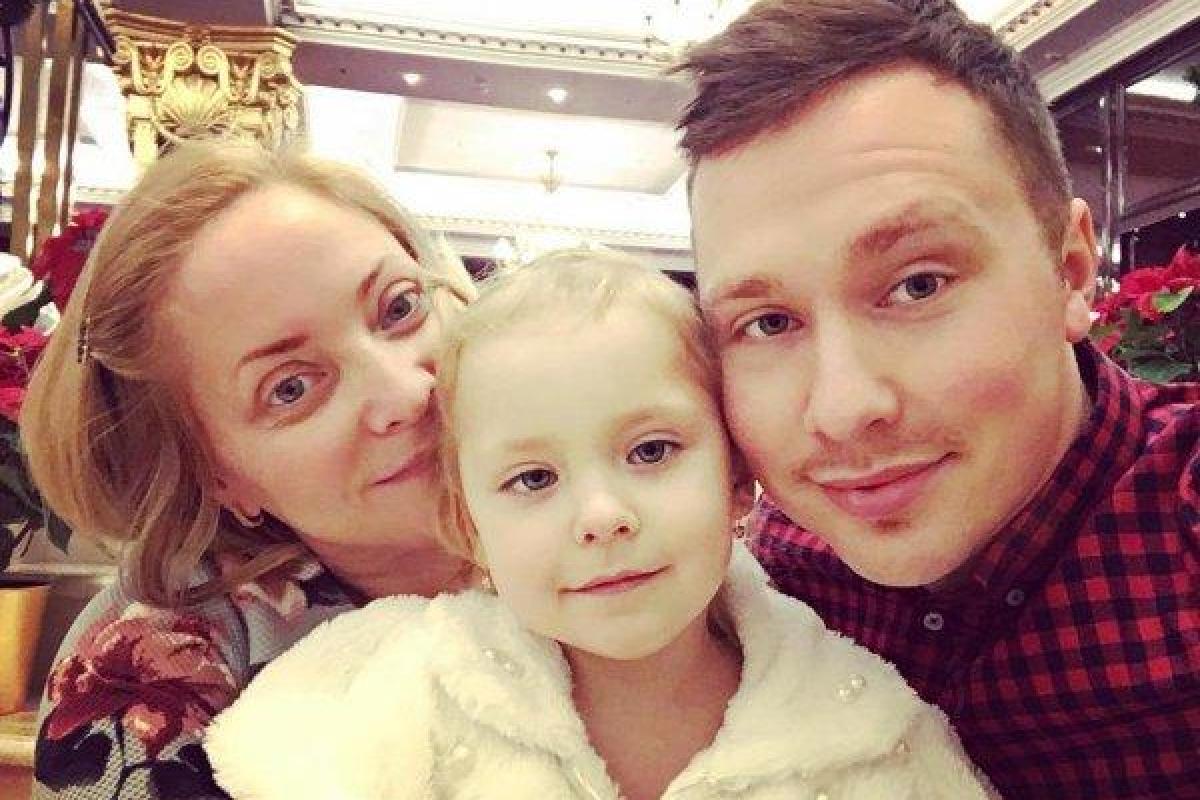 Светлана Пермякова обнародовала фото с дочерью и бывшим мужем Светлана Пермякова обнародовала фото с дочерью и бывшим мужем