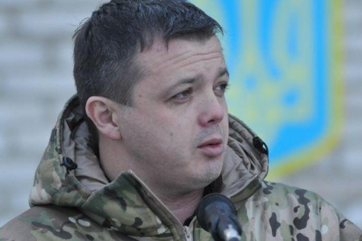 Семенченко - Гройсману: "Выключите дурака и займитесь реальным делом" Семенченко - Гройсману: "Выключите дурака и займитесь реальным делом"