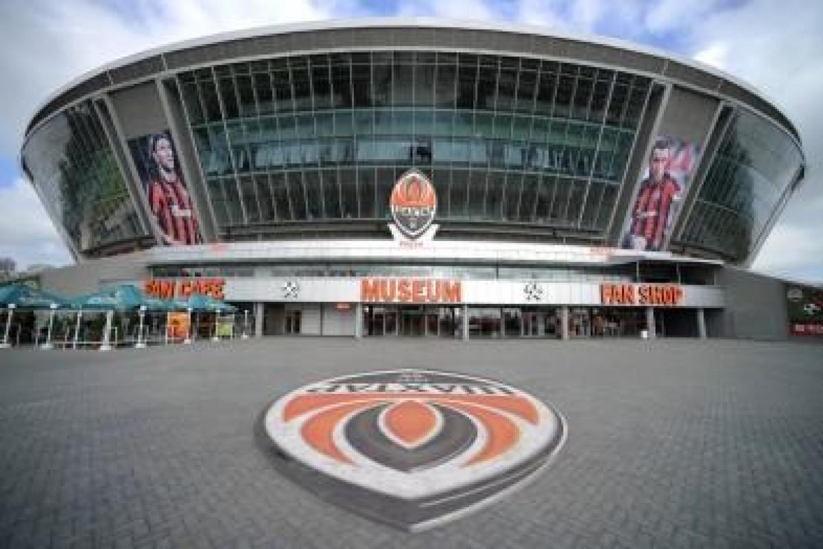 Боевики «ДНР» арестовали директора «Донбасс Арены» и опечатывают все фирмы Ахметова, - соцсети Боевики «ДНР» арестовали директора «Донбасс Арены» и опечатывают все фирмы Ахметова, - соцсети