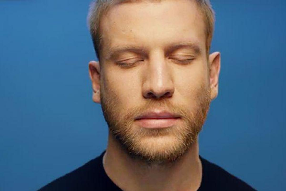 Иван Дорн в розовом костюме: бородатый певец показал новое фото