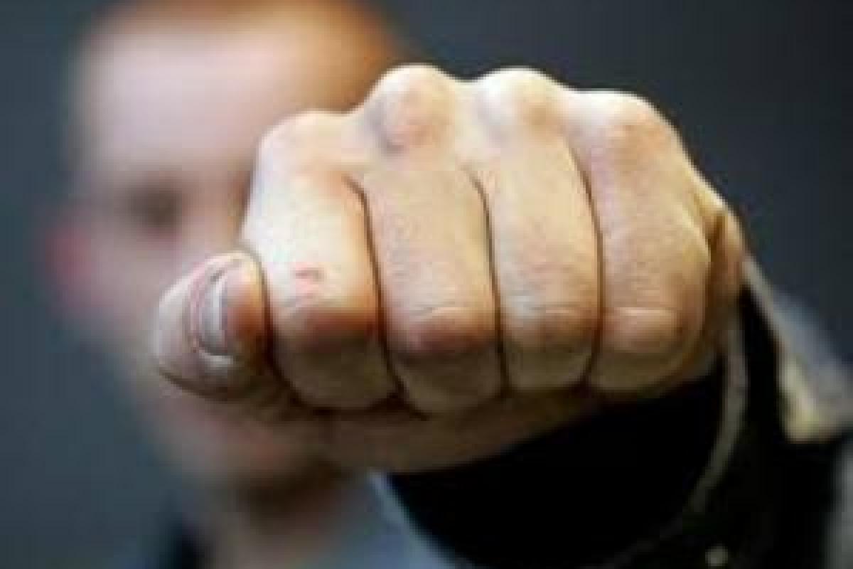 В российской больнице пациент жестоко избил медсестру и санитарку 