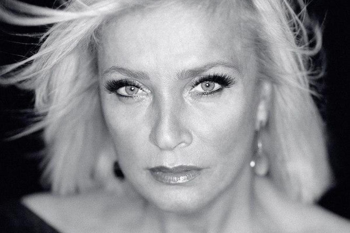 Лайма Вайкуле попала в больницу и отменила концерты