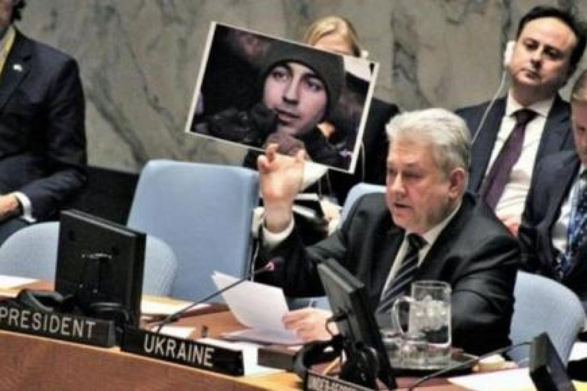 "Это ваша страна его убила": незадолго до смерти Чуркина заставили посмотреть в глаза погибшего Героя Украины "Это ваша страна его убила": незадолго до смерти Чуркина заставили посмотреть в глаза погибшего Героя Украины