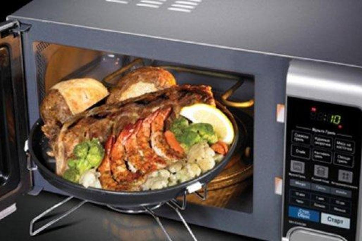 Что нельзя разогревать в микроволновке? Вы будете шокированы