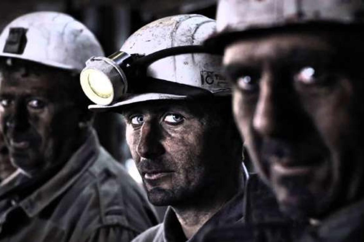 В Енакиево шахтеры готовы выйти на акции протеста В Енакиево шахтеры готовы выйти на акции протеста