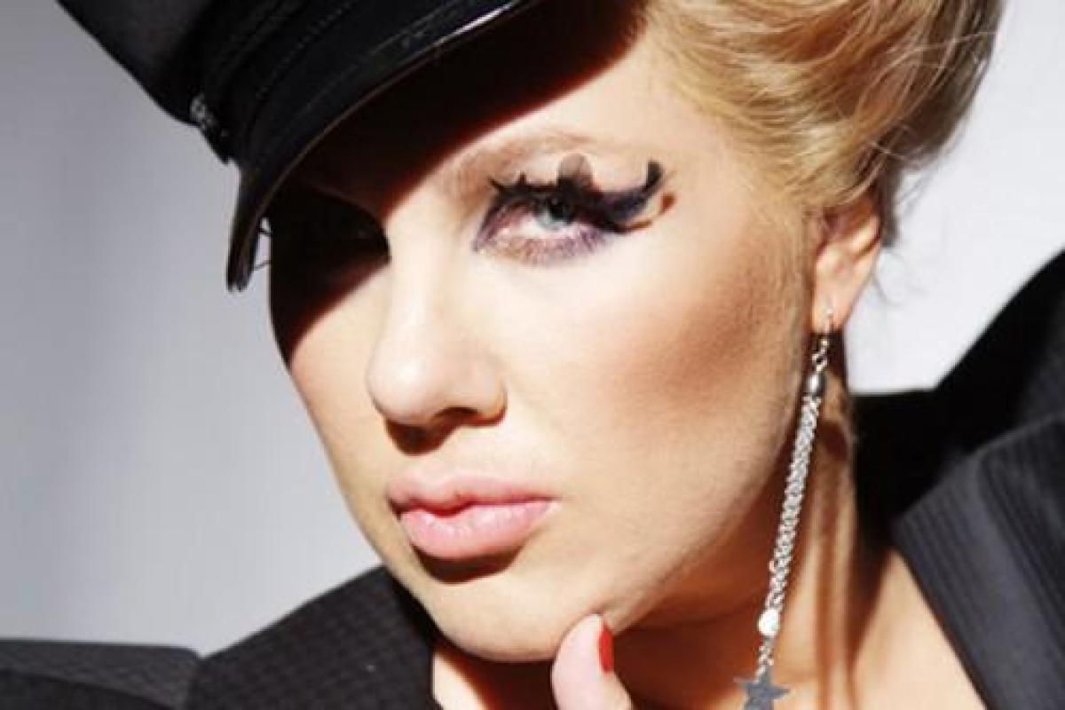 Как сегодня выглядит похудевшая певица Ева Польна