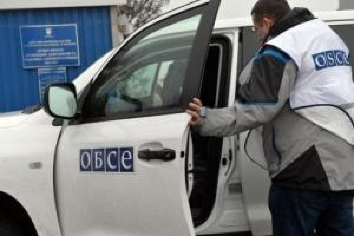 В районе Луганска замечены секретные военные грузовики, к которым запретили приближаться наблюдателям ОБСЕ В районе Луганска замечены секретные военные грузовики, к которым запретили приближаться наблюдателям ОБСЕ