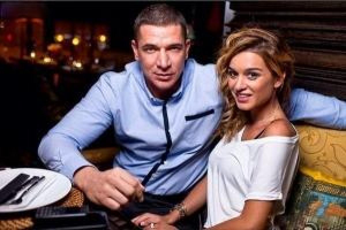 "Бородина, видимо, по морде получила" - в соцсети раскритиковали снимок Ксении с мужем