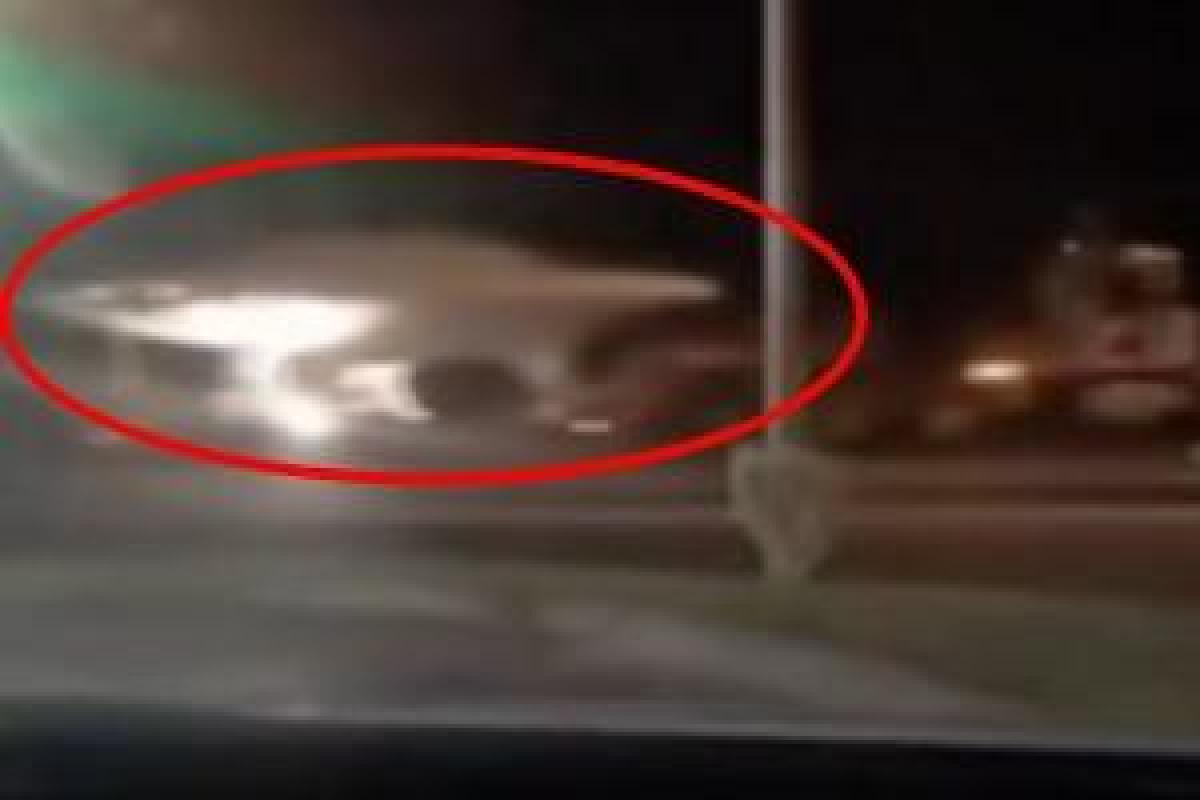 Американец снял на видео, как военные перевозили 10-метровую летающую тарелку пришельцев