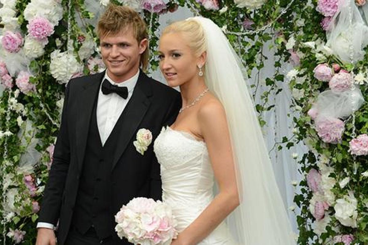 Мама Бузовой дала откровенное интервью о разводе дочери