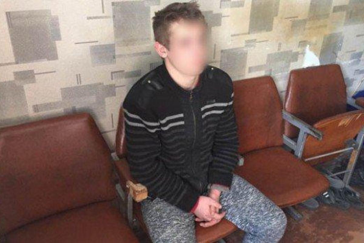 В Волновахе поймали боевика "ДНР", который со своим подельником изнасиловал несовершеннолетнюю В Волновахе поймали боевика "ДНР", который со своим подельником изнасиловал несовершеннолетнюю