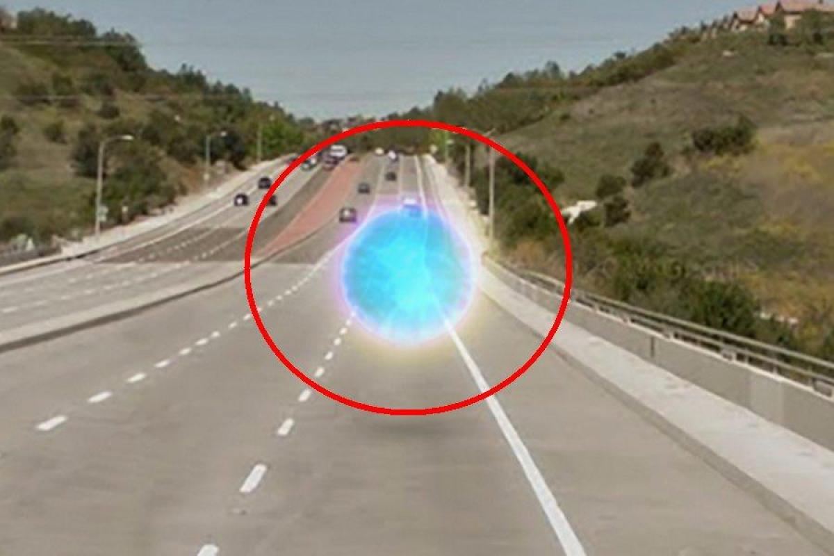 В Калифорнии загадочный светящийся шар двигался перед глазами напуганных водителей