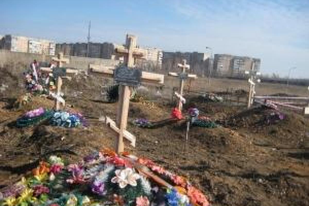 На донецком кладбище за месяц появилось более 100 новых могил