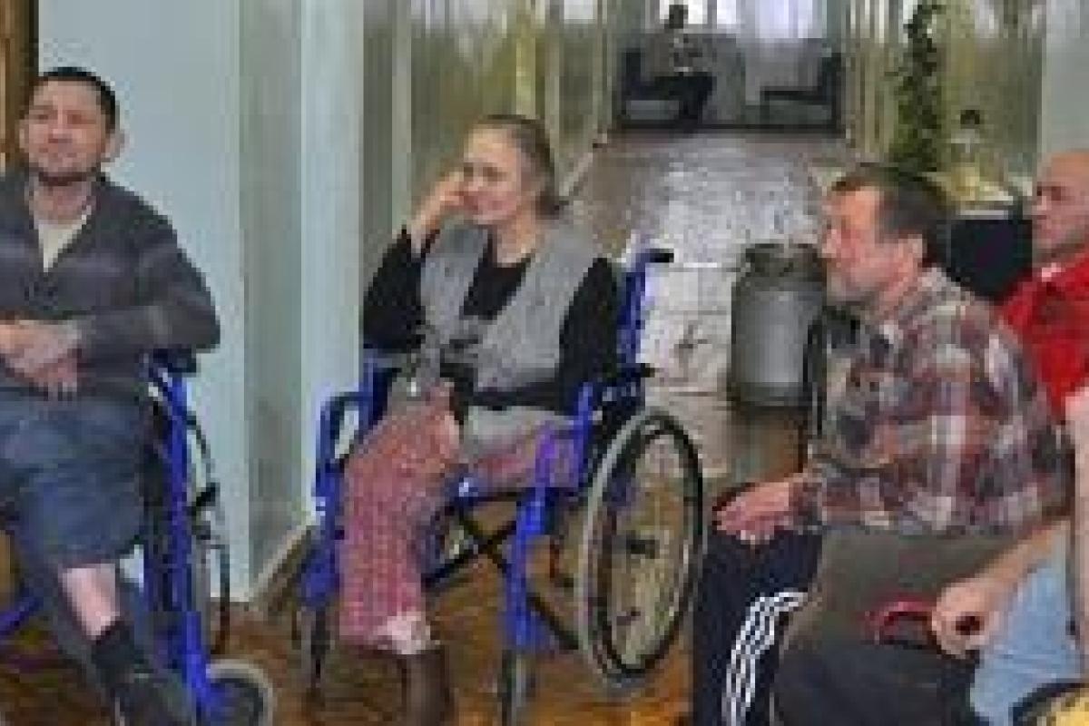 Боевики Захарченко захватили дом для инвалидов в Горловке - InformNapalm Боевики Захарченко захватили дом для инвалидов в Горловке - InformNapalm