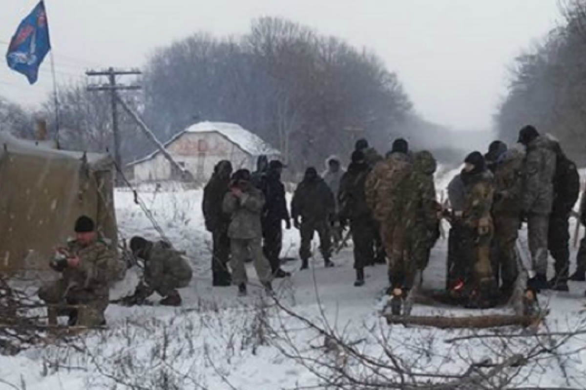 Активисты блокады обнаружили оружие в поезде, следовавшем на оккупированный Донбасс, - журналист Активисты блокады обнаружили оружие в поезде, следовавшем на оккупированный Донбасс, - журналист