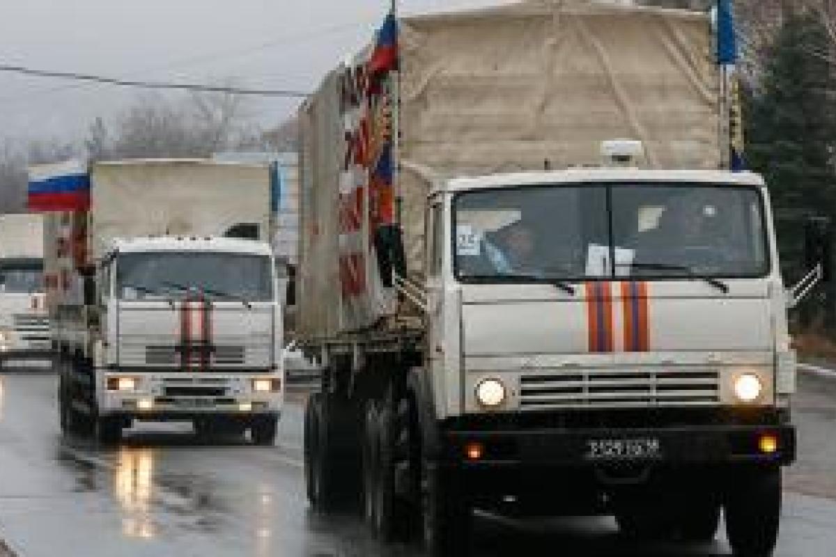 В Украину снова едут белые КамАЗы: Россия отправила на Донбасс 61-й «гумконвой» 