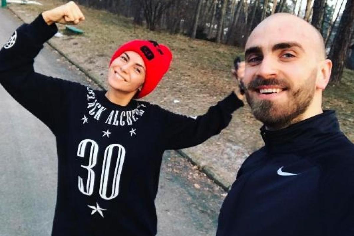 Настя Каменских продолжает худеть: звезда сделала фото во время пробежки Настя Каменских продолжает худеть: звезда сделала фото во время пробежки