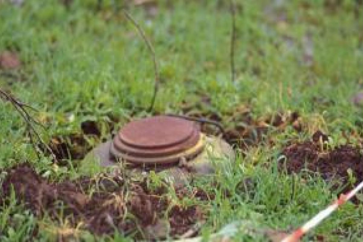 На Донетчине трое оккупантов подорвались при минировании территории, - ГУР