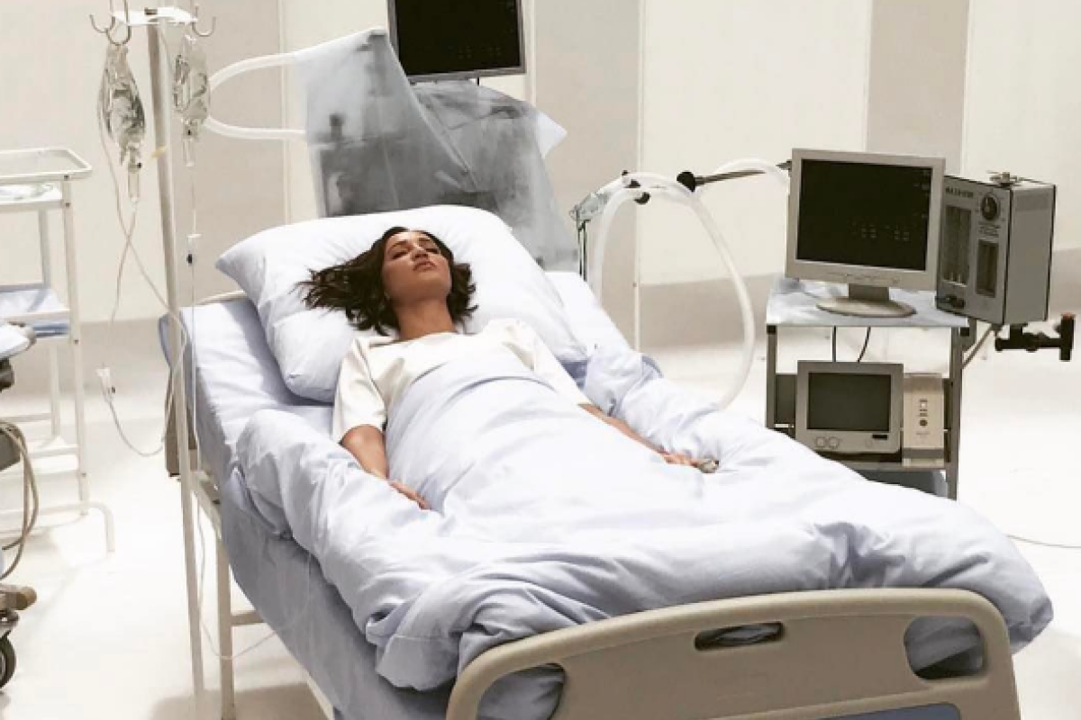 Ольга Бузова выложила в Instagram снимок из реанимации Ольга Бузова выложила в Instagram снимок из реанимации