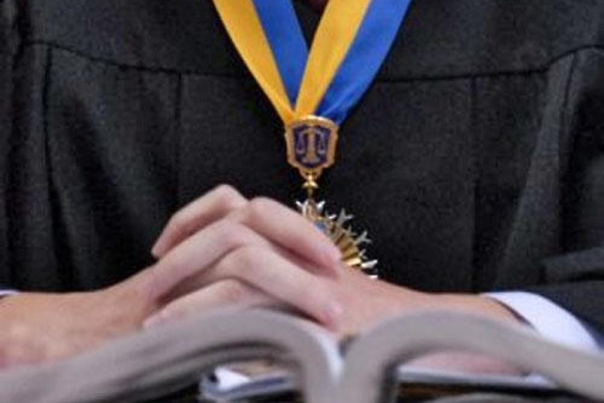 Журналист назвал прифронтовой город, в котором украинские судьи смогут искупить грехи Журналист назвал прифронтовой город, в котором украинские судьи смогут искупить грехи