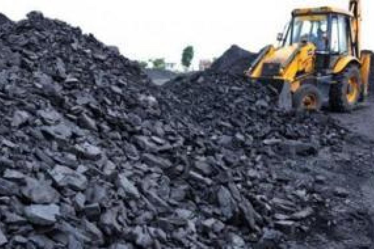 Из Донбасса в Россию: боевики машинами вывозят уголь - разведка