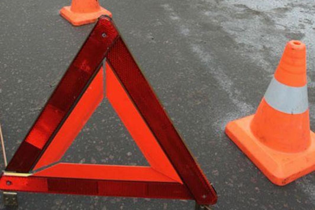 В Мариуполе произошло жуткое ДТП: столб упал на бензовоз, появились кадры В Мариуполе произошло жуткое ДТП: столб упал на бензовоз, появились кадры