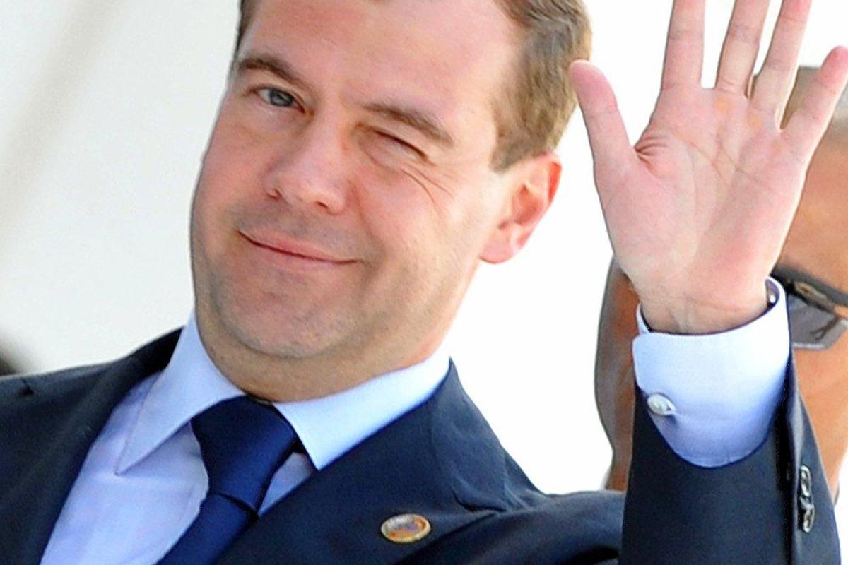 Эксперт рассказал, сколько еще времени Медведев будет занимать свой пост Эксперт рассказал, сколько еще времени Медведев будет занимать свой пост