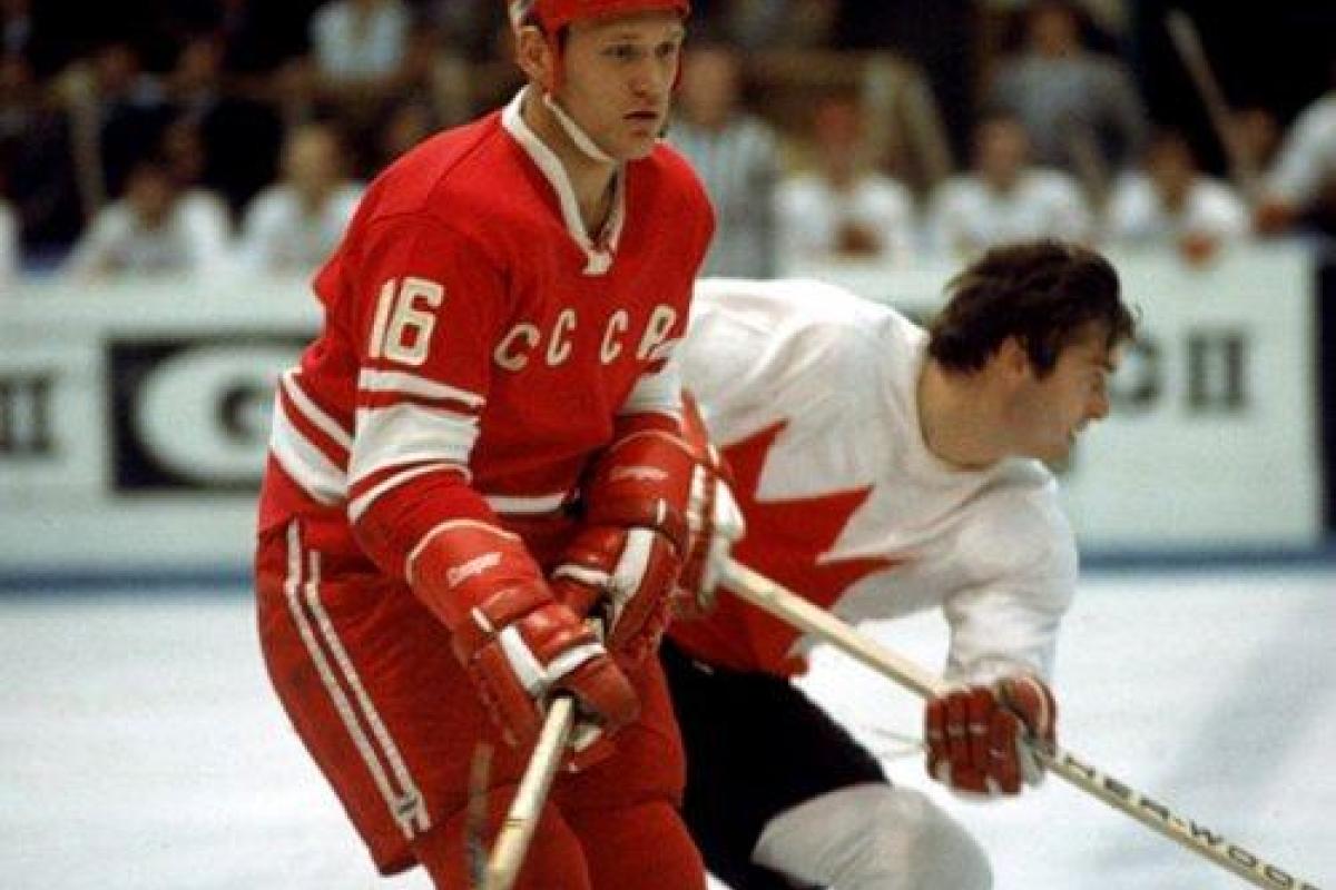 В Москве прощаются с хоккеистом Владимиром Петровым В Москве прощаются с хоккеистом Владимиром Петровым