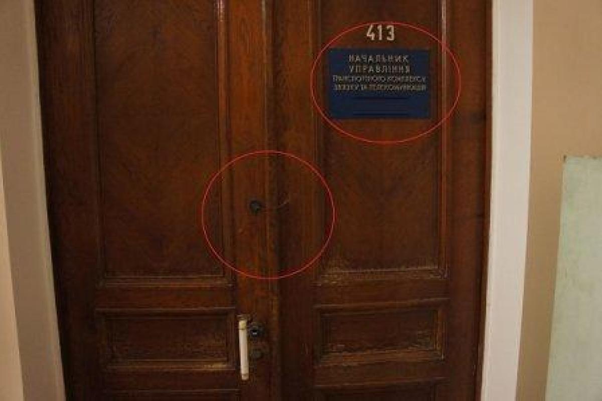 В Николаеве машрутчики тыкают пассажирам неприличные жесты, а управление транспорта дружно ушло в отпуск В Николаеве машрутчики тыкают пассажирам неприличные жесты, а управление транспорта дружно ушло в отпуск