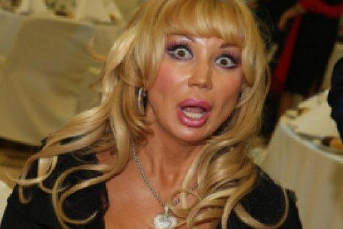 Певица Маша Распутина шокировала поведением на концерте: зрители в ярости Певица Маша Распутина шокировала поведением на концерте: зрители в ярости