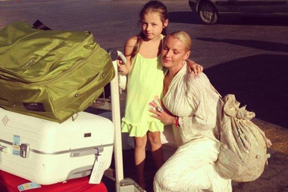 Дочь Волочковой копирует свою звездную мать Дочь Волочковой копирует свою звездную мать