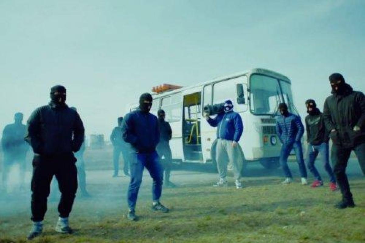 Джиган "украл" мелодию песни «Между нами тает лед» популярной группы Грибы Джиган "украл" мелодию песни «Между нами тает лед» популярной группы Грибы