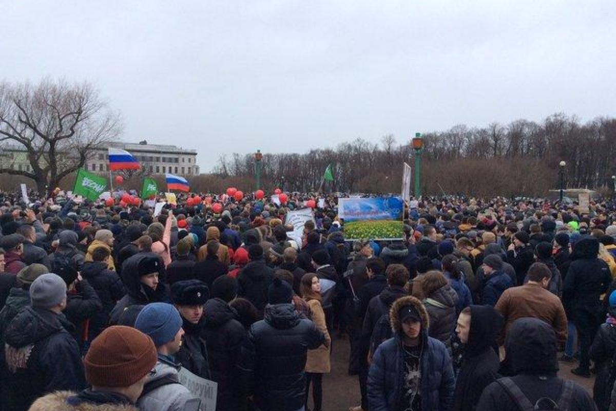 "Сегодня был вопль горстки одиноких людей посреди орды равнодушных зомби" - журналист о протестах в РФ