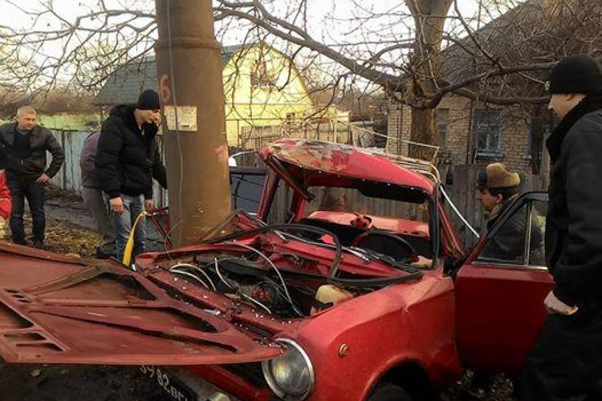 Страшная авария на Луганщине: прохожие спасали пострадавших Страшная авария на Луганщине: прохожие спасали пострадавших