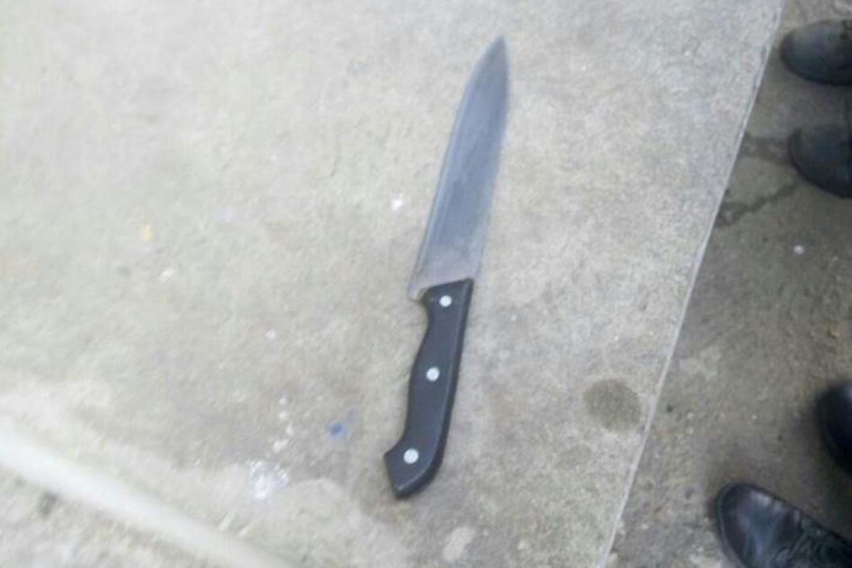 В Николаеве мужчина бросался с ножом на прохожих В Николаеве мужчина бросался с ножом на прохожих