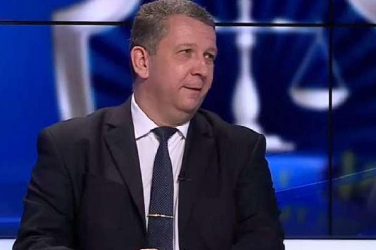 Рева рассказал, сколько работающих украинцев не платят налоги Рева рассказал, сколько работающих украинцев не платят налоги
