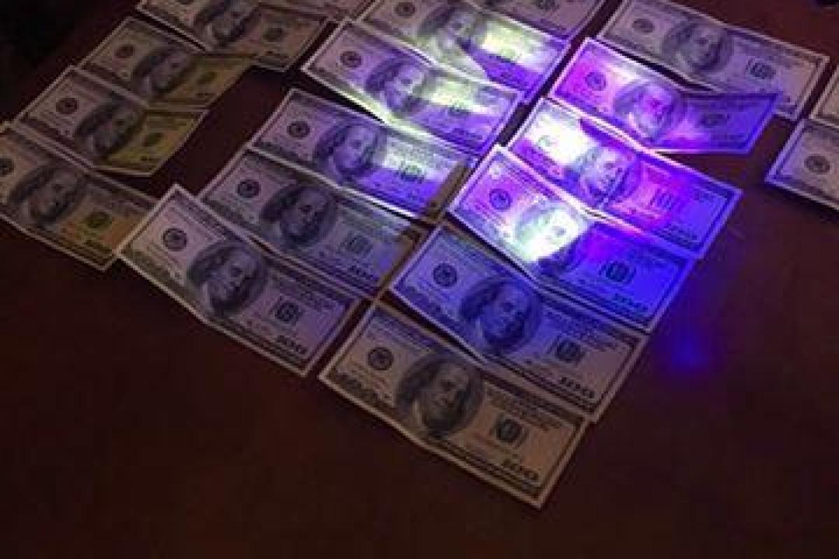 Аваков сообщил об очередном взяточнике, который требовал 2 тысячи "зеленых" за землю в аренду Аваков сообщил об очередном взяточнике, который требовал 2 тысячи "зеленых" за землю в аренду