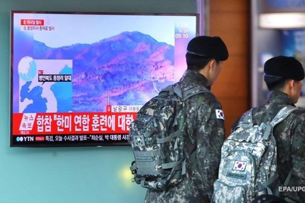 Северная Корея запустила сразу 4 баллистические ракеты Северная Корея запустила сразу 4 баллистические ракеты