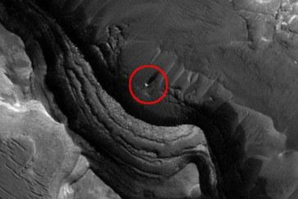 Доказательство инопланетной жизни: на Красной планете засняли огромную башню Доказательство инопланетной жизни: на Красной планете засняли огромную башню