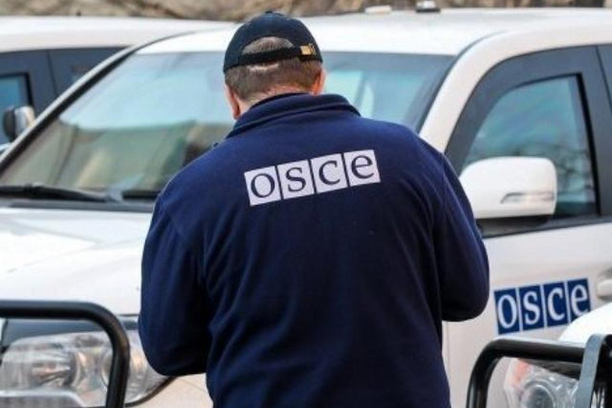 Наблюдатели ОБСЕ видели вооруженных людей в офисе фонда "Поможем"