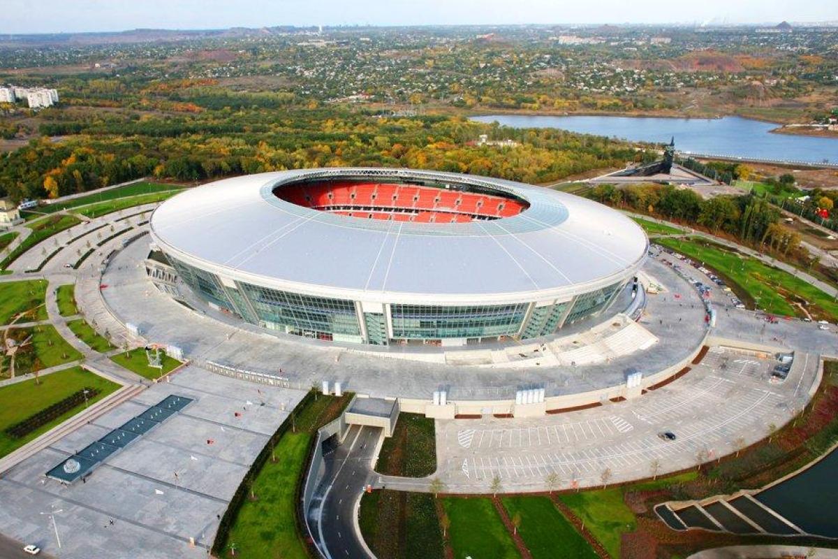 ФК "Шахтер" вынужден уволить работников "Донбасс Арены" ФК "Шахтер" вынужден уволить работников "Донбасс Арены"